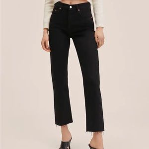 Mango High Waisted Straight Leg Cropped Jeans in Black. Never worn with tags
